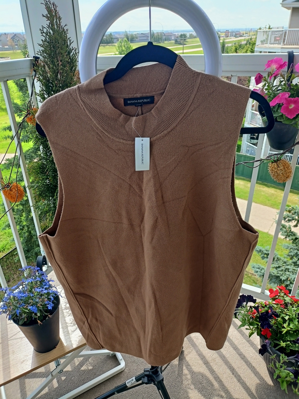 Banana Republic Sleeveless Knit Top - Camel Brown